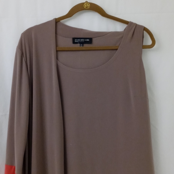 Stylish. Starting Fall dress - Picture 4 of 5